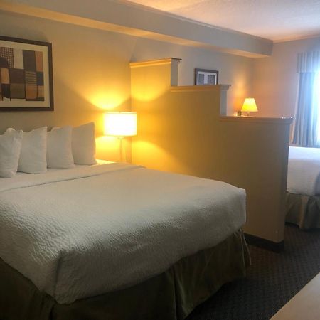 Travelodge By Wyndham Fort Mcmurray Ngoại thất bức ảnh
