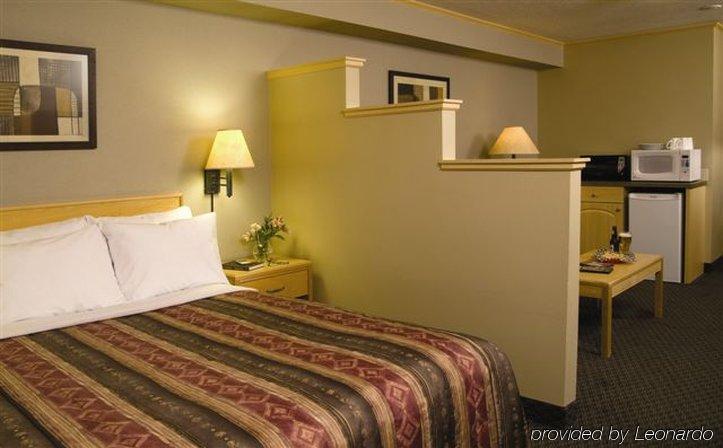 Travelodge By Wyndham Fort Mcmurray Phòng bức ảnh