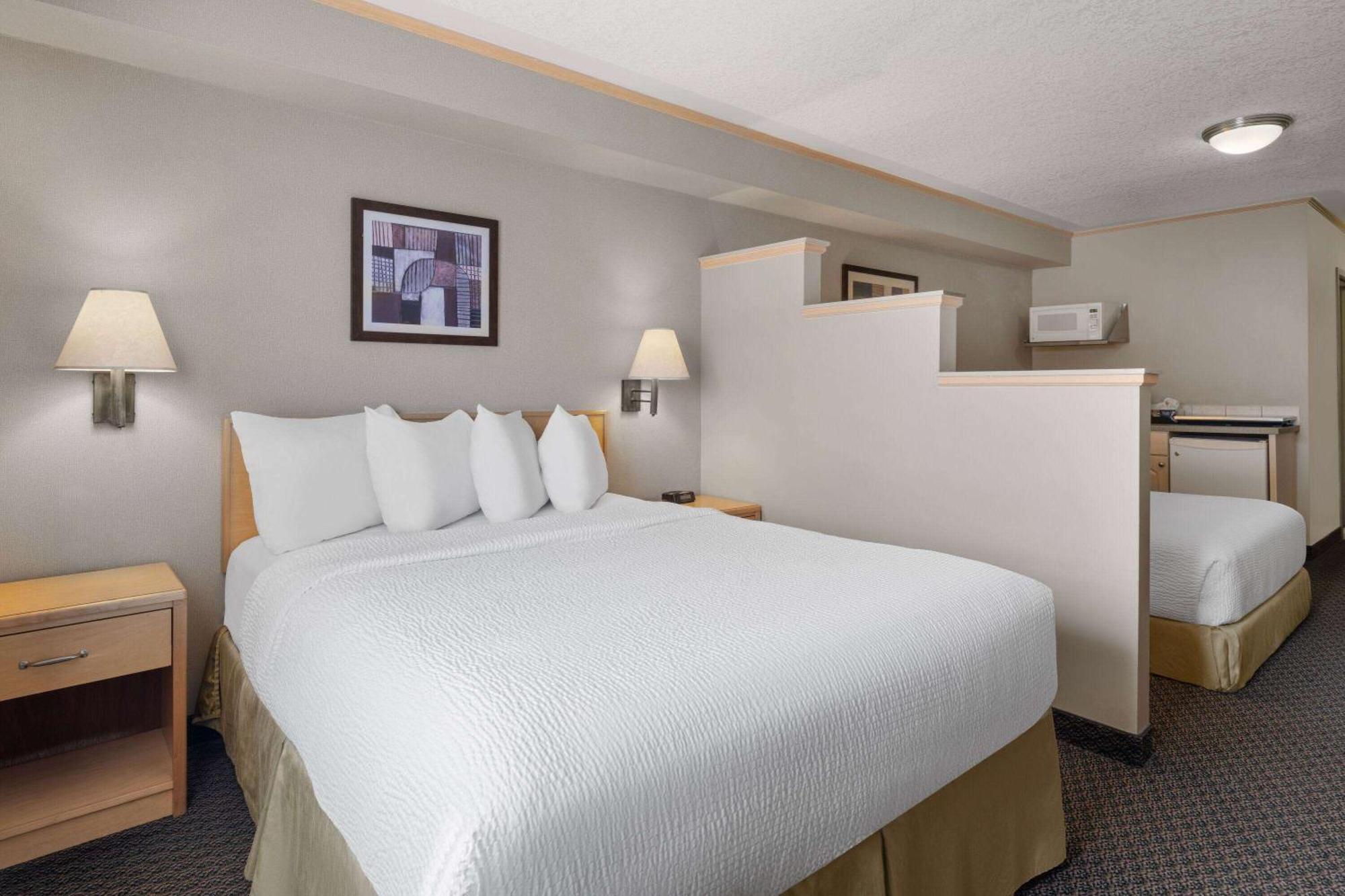 Travelodge By Wyndham Fort Mcmurray Ngoại thất bức ảnh