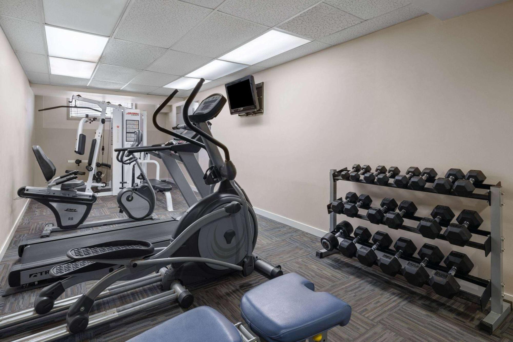 Travelodge By Wyndham Fort Mcmurray Ngoại thất bức ảnh