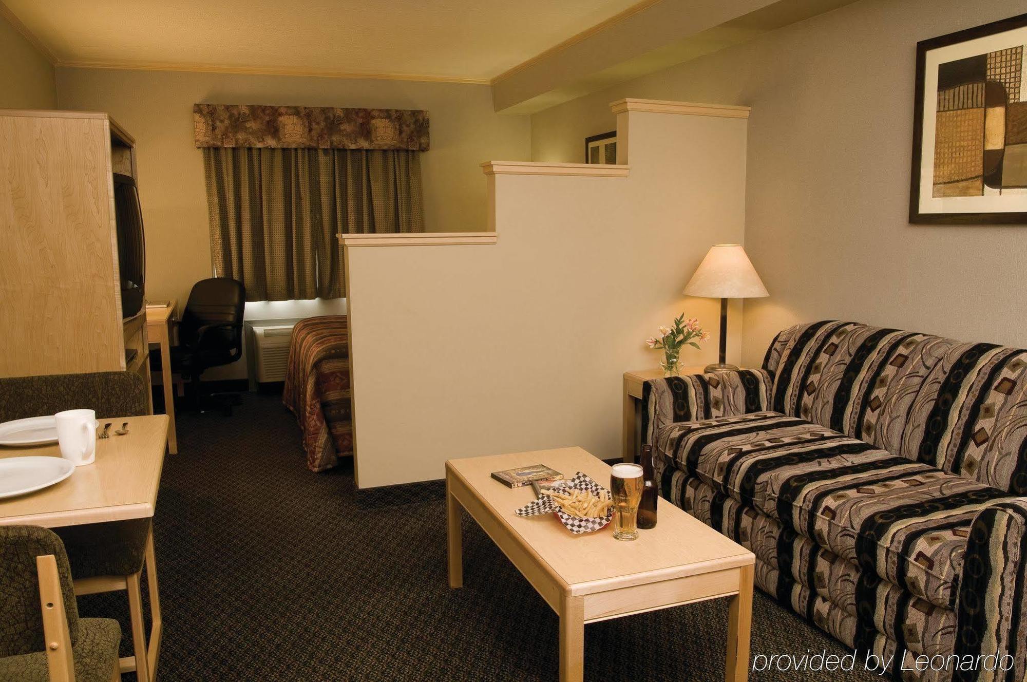 Travelodge By Wyndham Fort Mcmurray Ngoại thất bức ảnh
